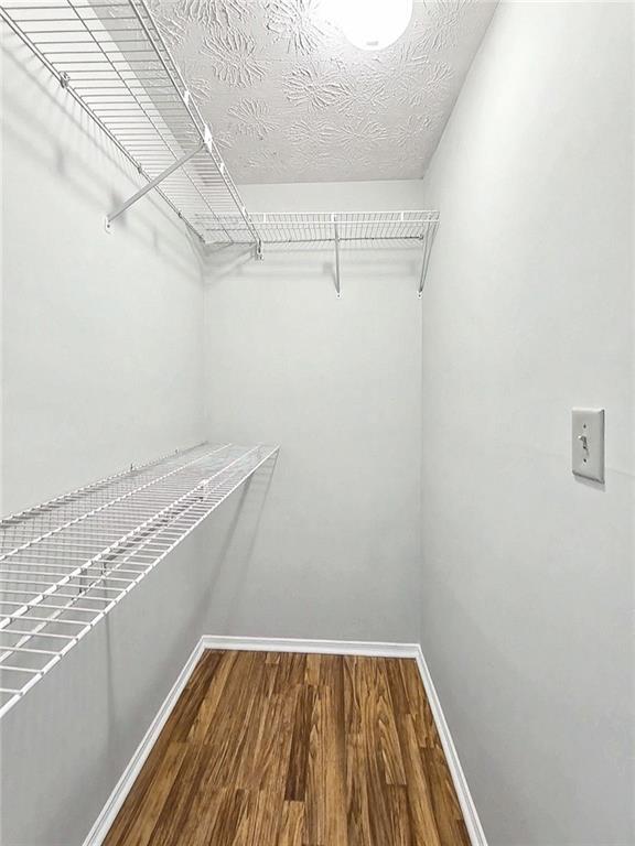 Building Photo - 1702 Country Park Dr