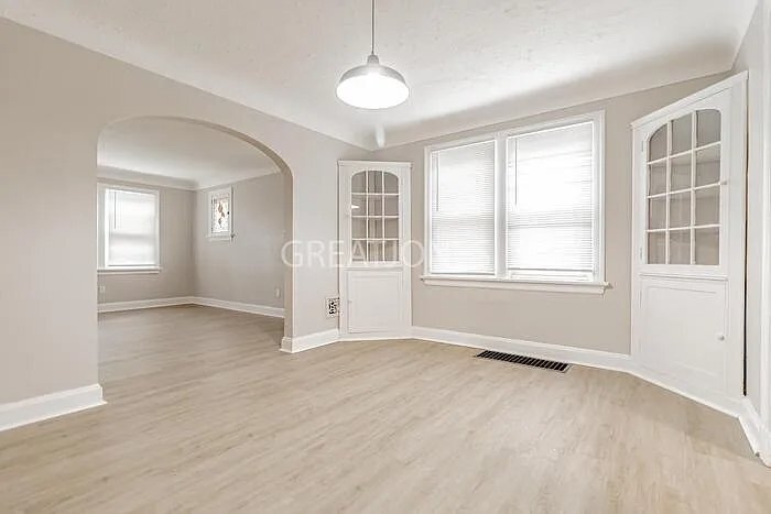 Building Photo - 113 Powell Ave