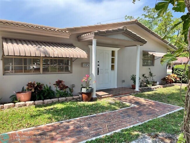Primary Photo - 2167 NE 56th Ct