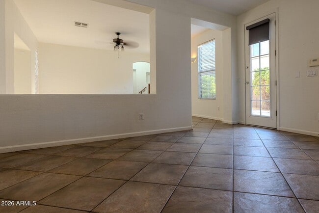 Building Photo - 2051 E Carla Vista Dr