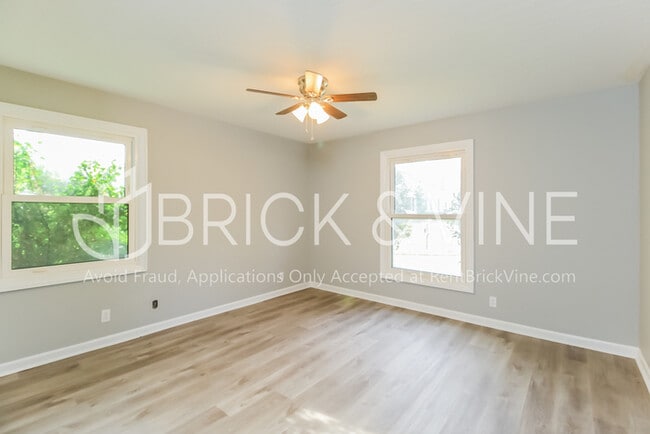 Building Photo - 403 George L Cross Ct