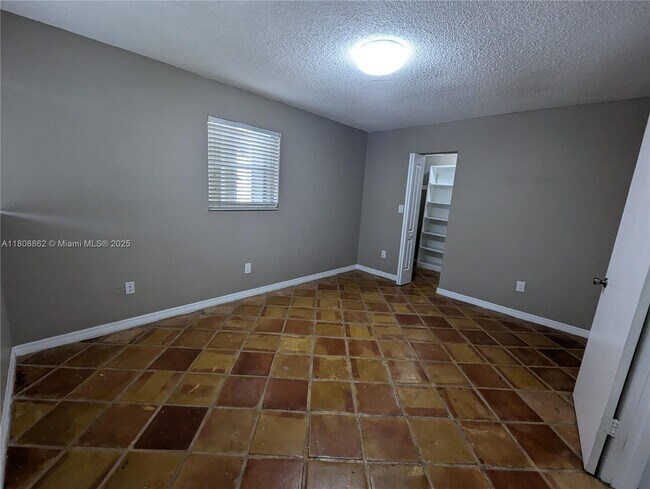 Building Photo - 6902 SW 114th Ave