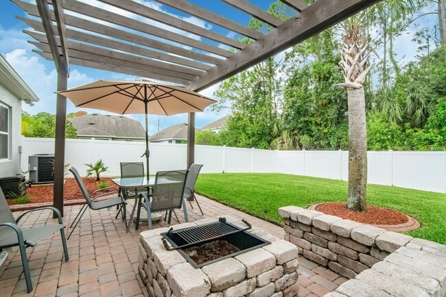 Building Photo - 8114 Champions Forest Way