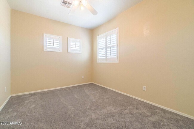 Building Photo - 6816 W Buckskin Trail