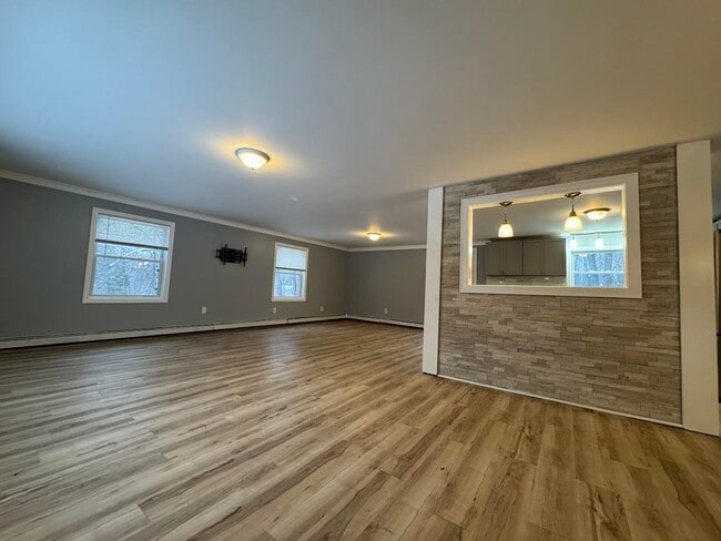 Building Photo - 240 Leda Ave