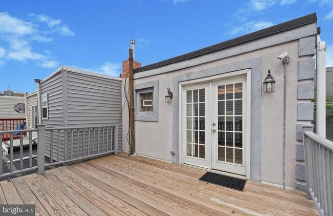 Building Photo - 2621 Sepviva St