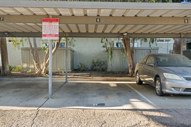 Building Photo - 10990 Del Norte St