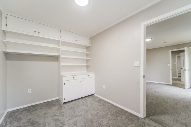 Building Photo - 1047 Garden Park Dr