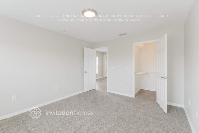 Building Photo - 2421 Lexington Oak Dr