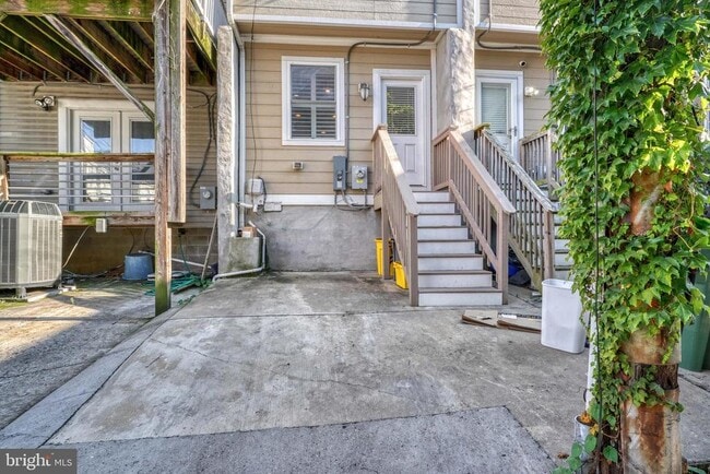 Building Photo - 506 E Fort Ave
