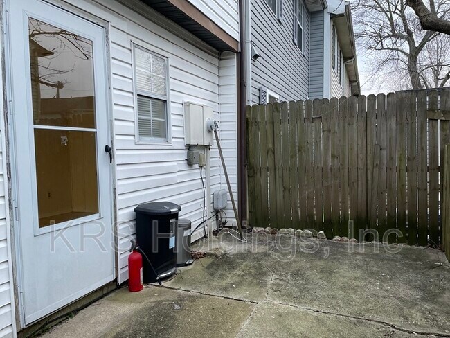 Building Photo - 1503 Garland Way