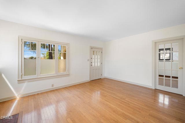 Building Photo - 3360 Glenrose Ave