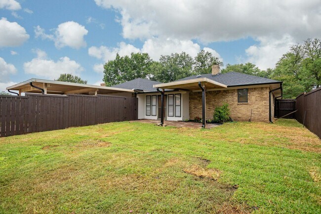 Building Photo - 1206 Mayapple Dr