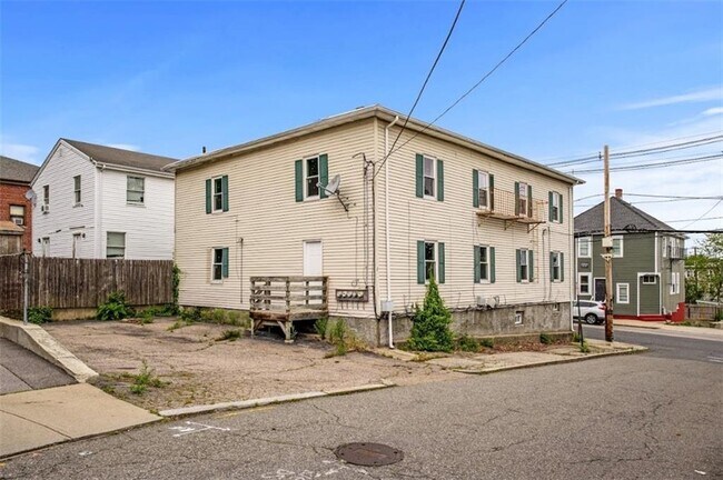 Building Photo - 418-418 Admiral St