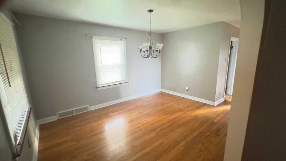 Dining - 9115 Rambler Dr