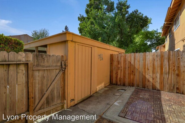 Building Photo - 2 br, 1.5 bath House - 5997 Bamford Drive