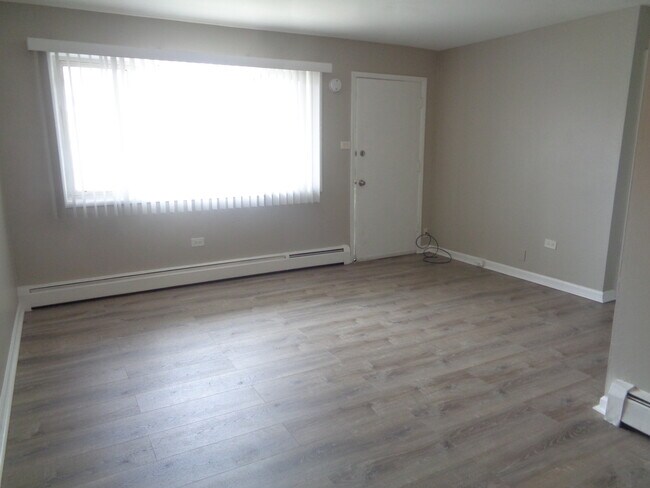 Building Photo - 5720 W 95th St