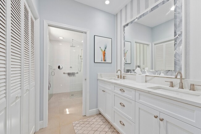 Building Photo - 1240 Palmetto Ct