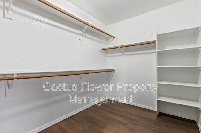 Building Photo - 1651 E Flint St