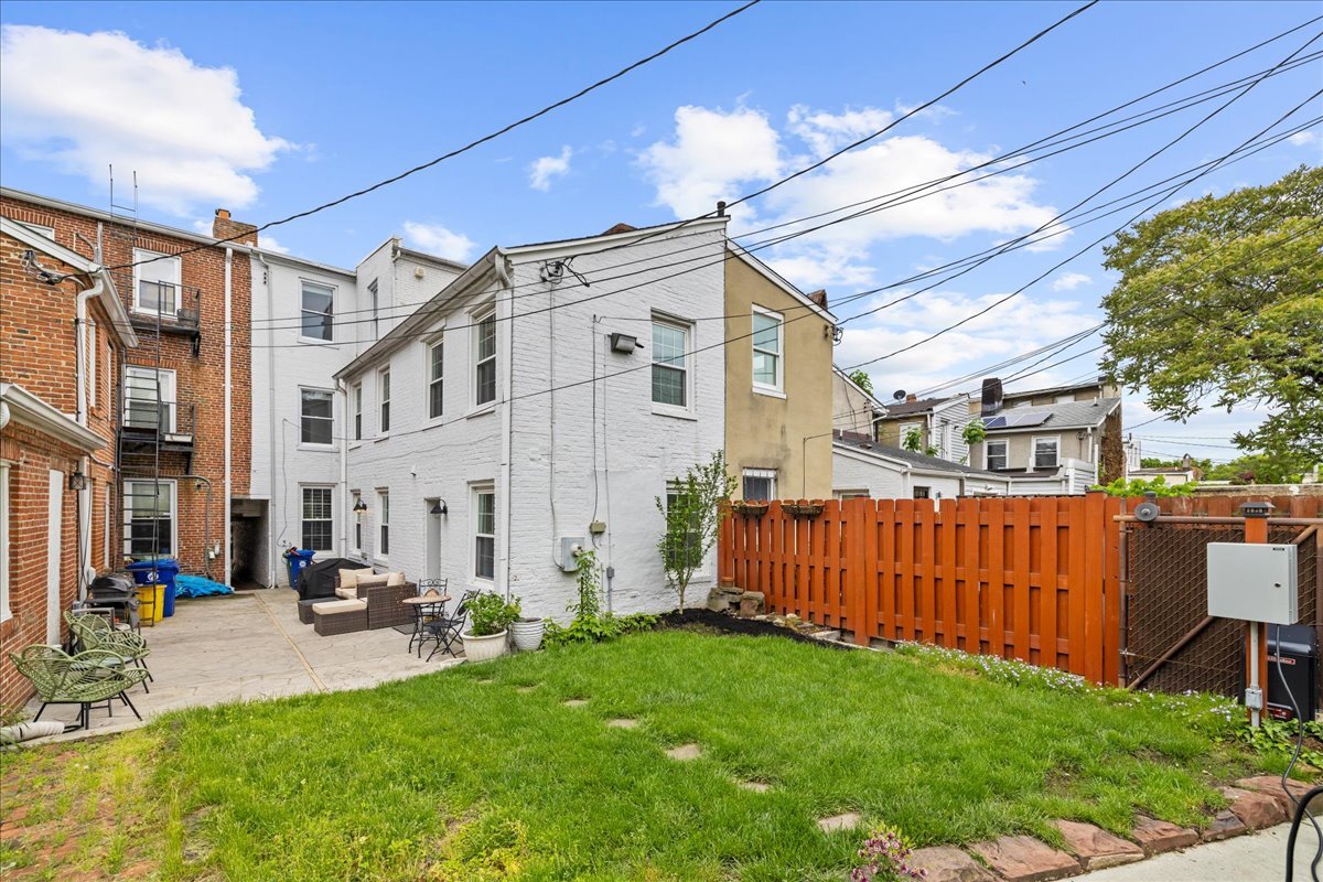 Building Photo - 656 Washington Blvd