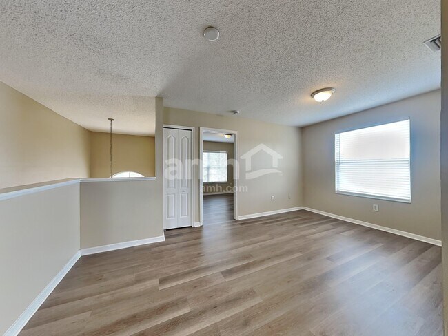 Building Photo - 27602 Sky Lake Cir