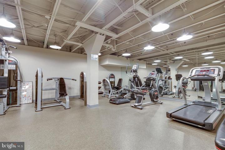 Building Photo - 2016 N Adams St