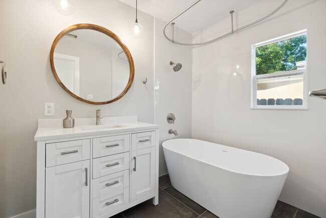 Building Photo - Classicly Charming Remodeled Garden Tract ...