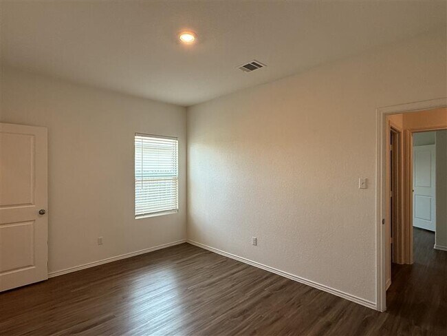 Building Photo - 904 Big Rocky Bend