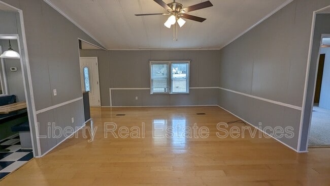 Building Photo - 1102 Ruben Wells Rd