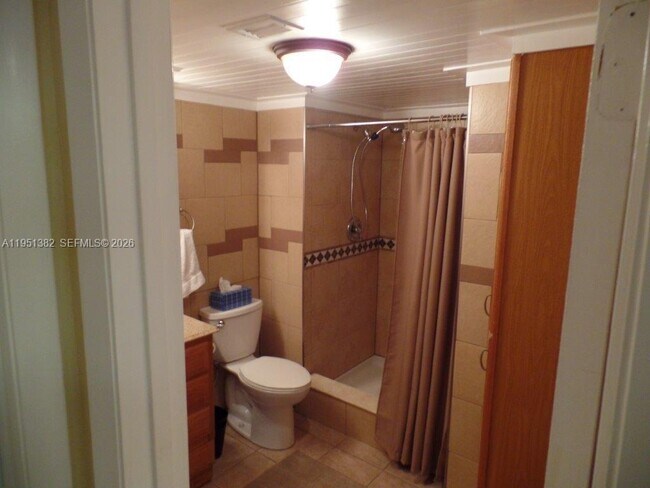 Building Photo - 280 Racquet Club Rd