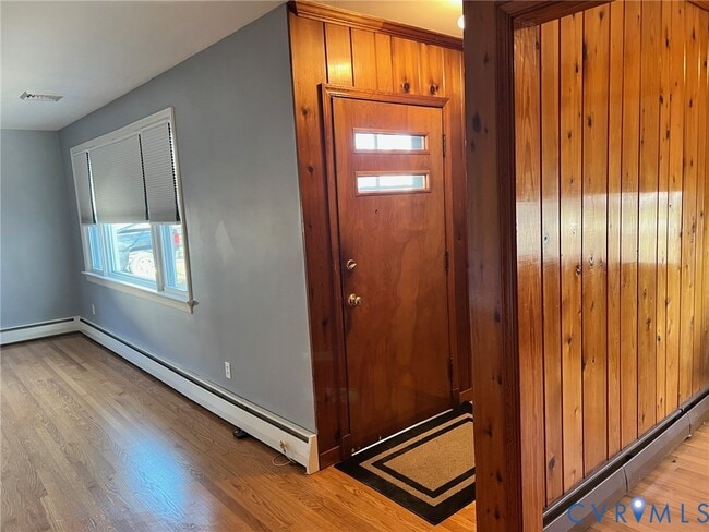 Building Photo - 10894 Tiller Rd