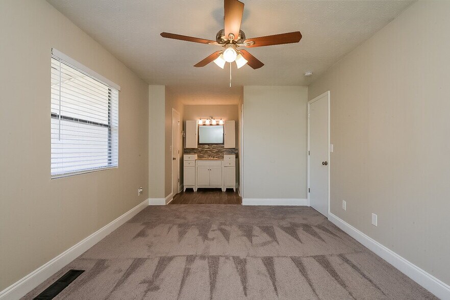 Building Photo - 4910 Brookstone Pkwy