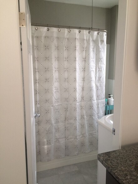 Building Photo - 123 S 16th St