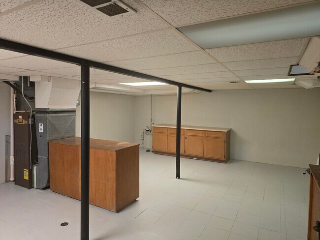 Building Photo - 15353 Huff