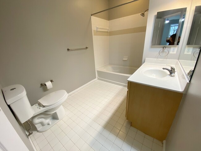 Building Photo - 2465 Army Navy Dr