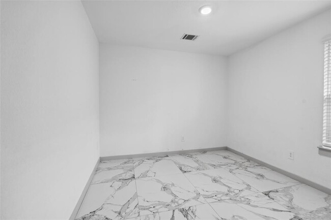 Building Photo - 7122 Telford Holw Trl