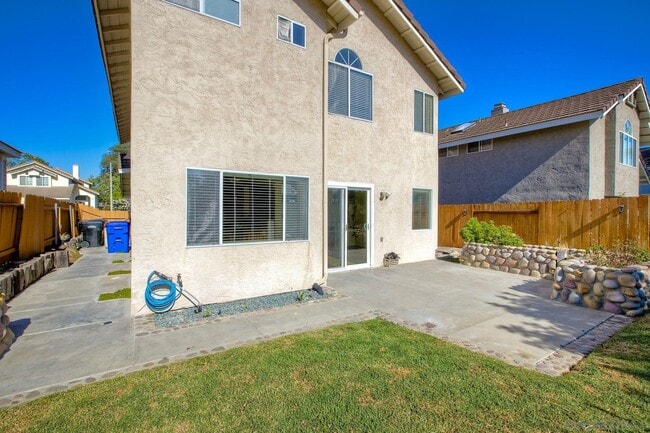 Building Photo - 14718 Carmel Ridge Rd