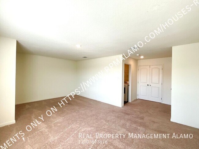 Building Photo - 4004 Northaven Trail