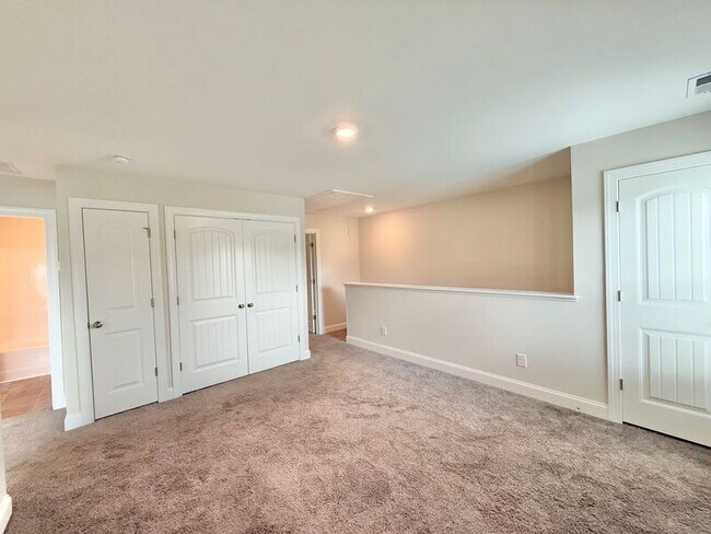 Building Photo - 7312 Vanover Dr