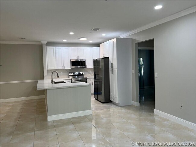 Building Photo - 4602 SW 160th Ave