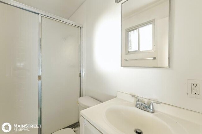 Building Photo - 4302 N 73rd Ave, Phoenix, AZ 85033