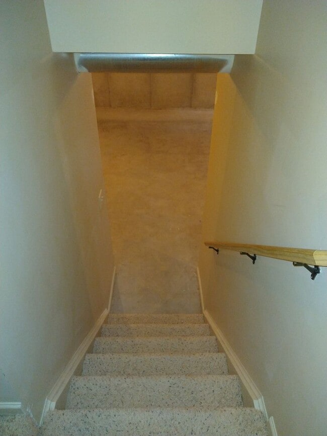 Building Photo - Your Next home is on a quiet cul-de-sac in Beavercreek!