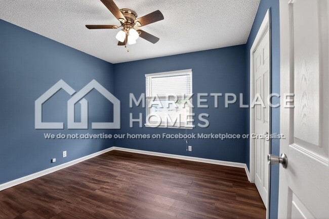 Building Photo - 114 Oak Ct