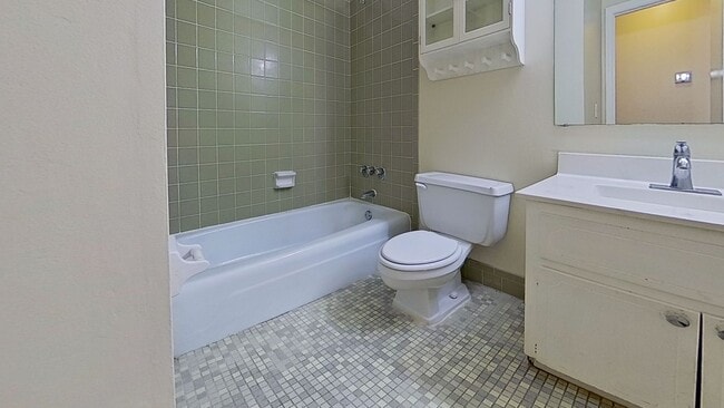 Building Photo - Spacious 3Bed/2Bath Condo in Colonial Point!
