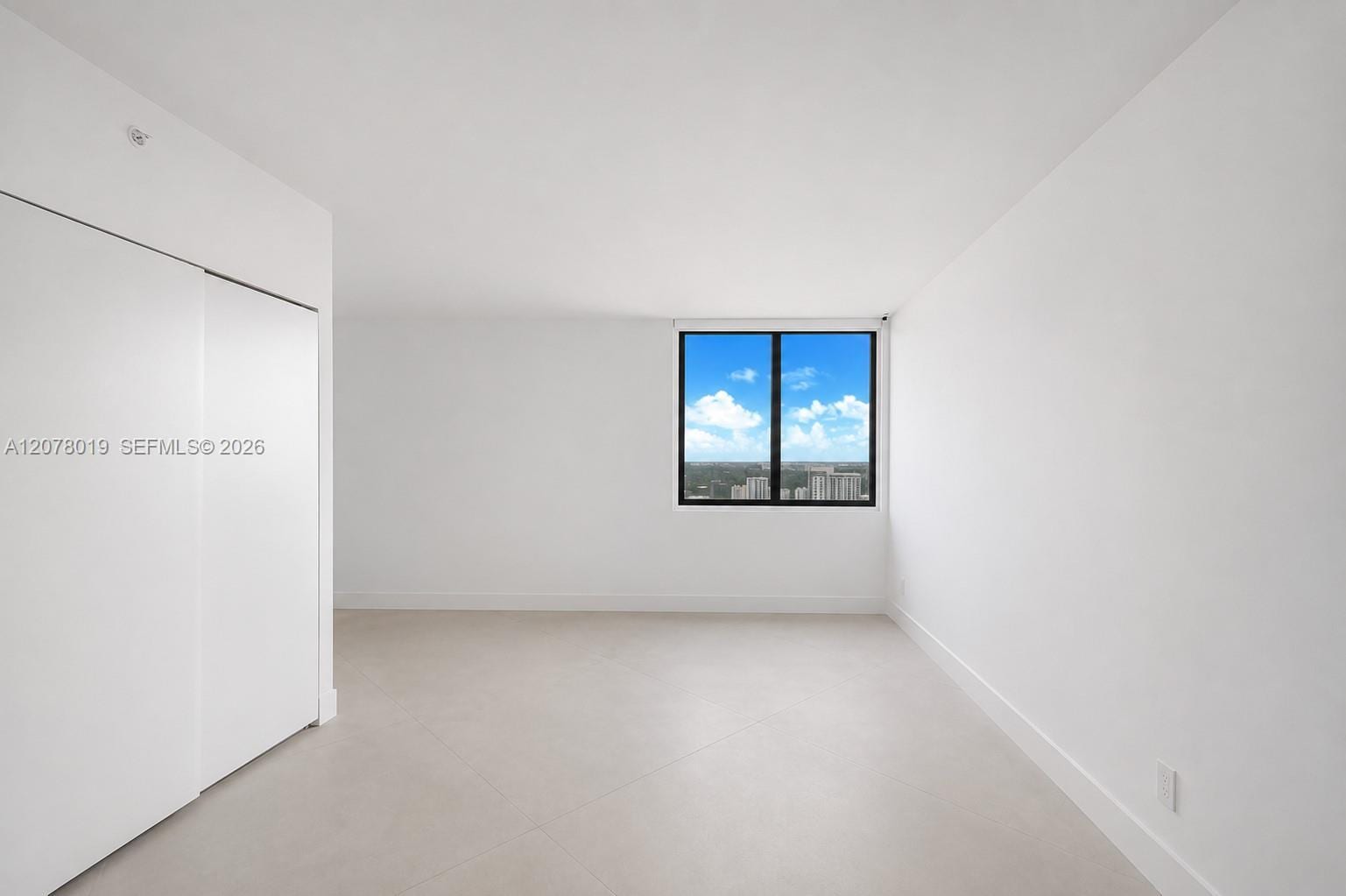 Building Photo - 1581 Brickell Ave