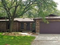 Building Photo - 4725 W Crystal Lake Rd
