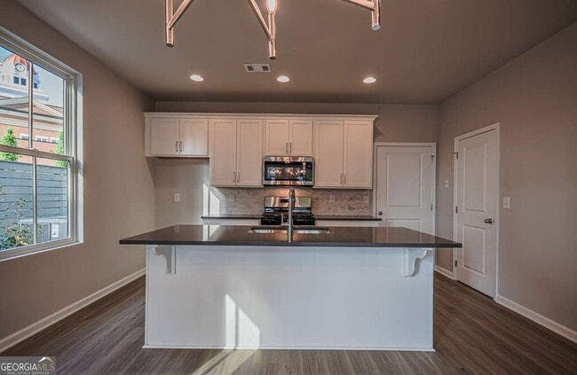 Building Photo - 104 Black Gum