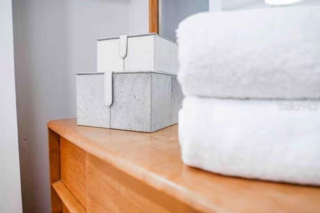 Building Photo - 2433 Lydia Way