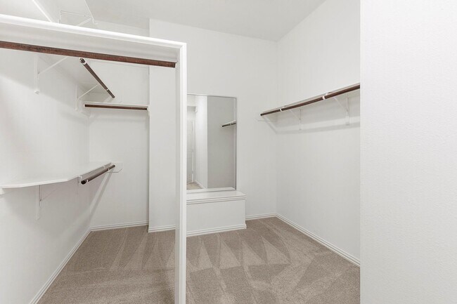 Building Photo - 6 Hithervale Ct