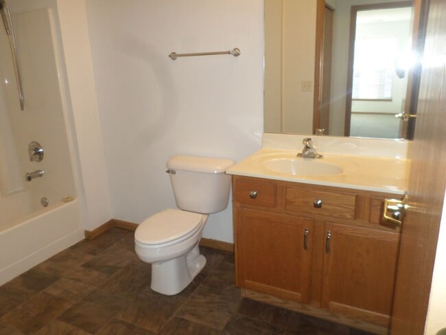 Building Photo - 6935 70th Ct